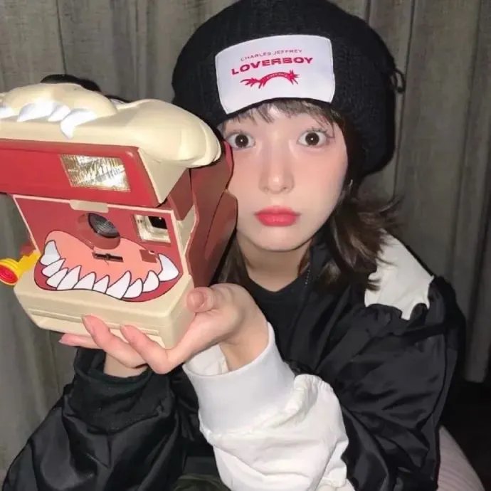 他的模样